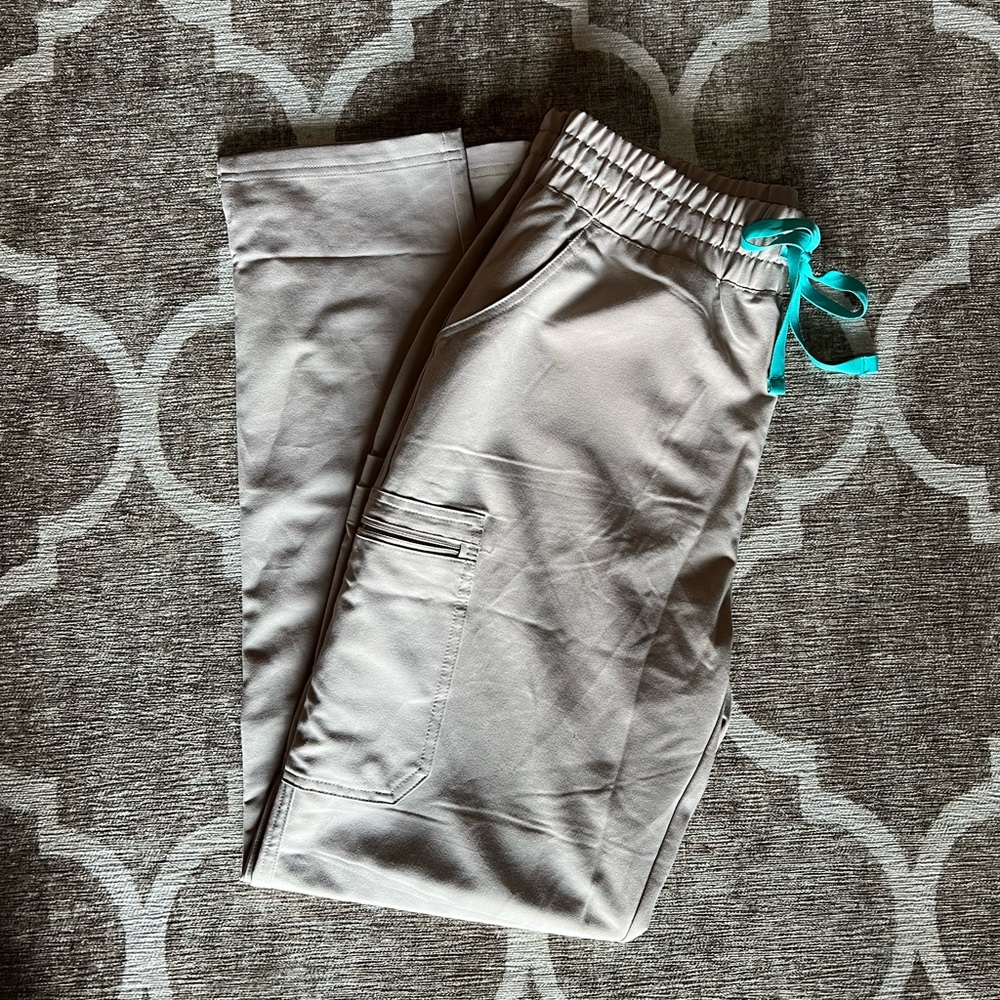 Figs high waisted Yola skinny scrub pants
